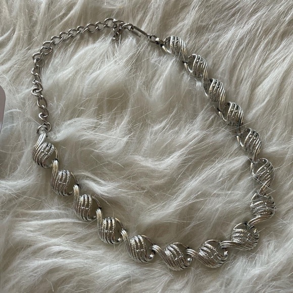 Vintage 80s Silver Shell Choker Necklace - Picture 1 of 3